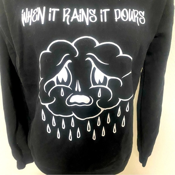 Custom Made Gildan Sweatshirt Graphic “When It Rains It Pours “ Black Size Small - Picture 3 of 5